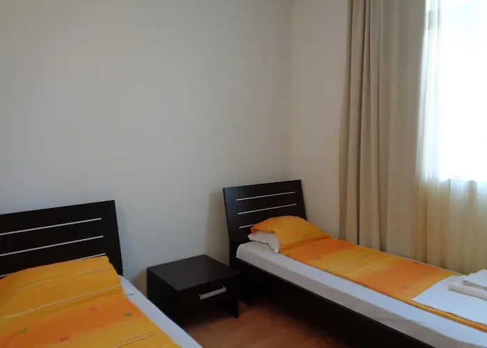 I4 In Sunset 2 Apartman *